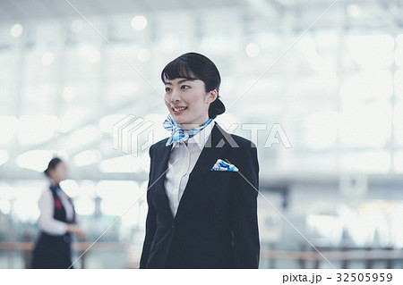 空港　客室乗務員 32505959