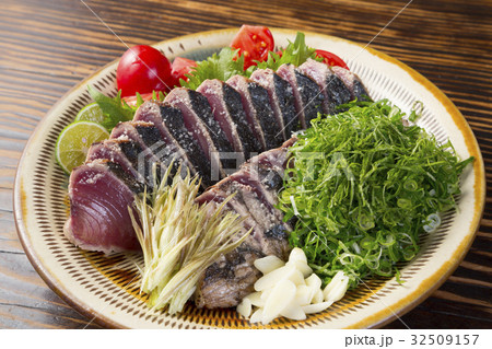 【土佐料理】鰹のたたき 32509157