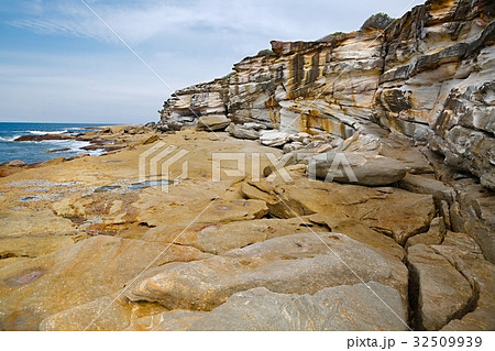 Coastal rock formations Coastal rock formations 32509939