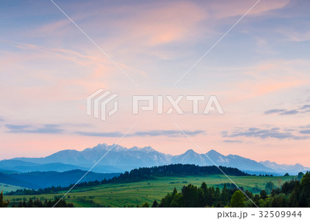 Majestic sunset over Tatra Mountains in Poland 32509944