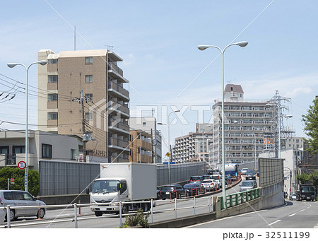 環七通りの駒沢陸橋の風景 32511199