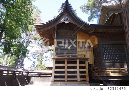信州 松本の神社 岩崎神社 本殿側面横 川魚を神に捧げる「川狩りの神事」が珍しい 信州 松本の神社 岩崎神社 本殿側面横 川魚を神に捧げる「川狩りの神事」が珍しい 32511476