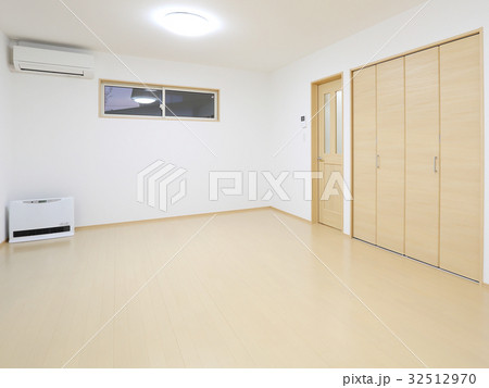 新築住宅 リビングダイニングキッチン 新築住宅 リビングダイニングキッチン 32512970