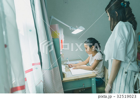 housewife 32519023