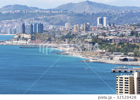 Cityscape of Valparaiso, Chile 32520426