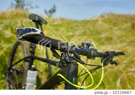 Close-up of the handlaber of mountain bicycle 32520667