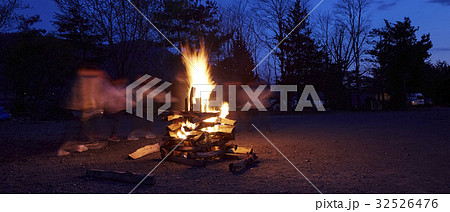 林間学校 キャンプファイヤーの写真素材
