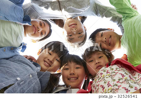 林間学校 仲の良い小学生 林間学校 仲の良い小学生 32526541