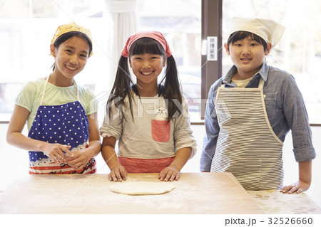 林間学校 料理する小学生 林間学校 料理する小学生 32526660