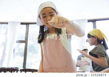 林間学校 料理する小学生 林間学校 料理する小学生 32526874