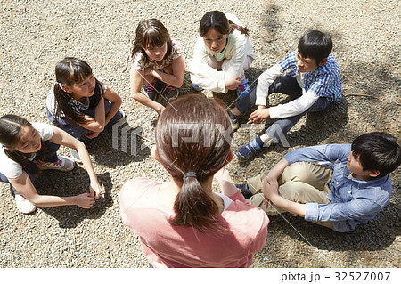 林間学校 集会の写真素材