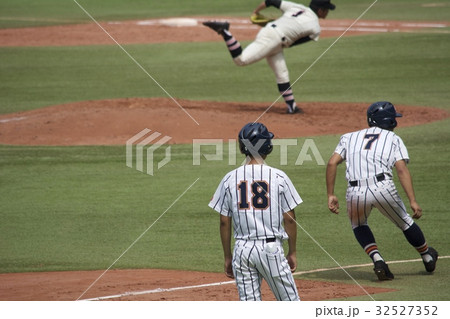 高校野球 ランナーコーチ 高校野球 ランナーコーチ 32527352