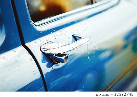 Old car doors 32532749