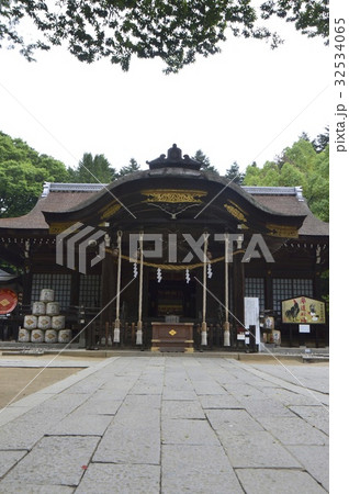 武田神社 拝殿(山梨県甲府市甲府市古府中町2611) 武田神社 拝殿(山梨県甲府市甲府市古府中町2611) 32534065