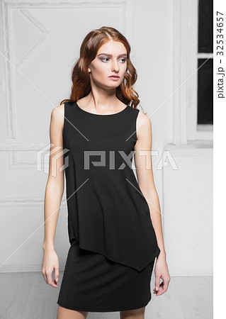 Portrait of thoughtful woman Portrait of thoughtful woman 32534657