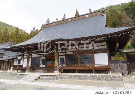 信州 上伊那 箕輪町の寺院 西光山無量寺 本堂俯瞰 江戸時代中期の阿弥陀堂のある寺院 信州 上伊那 箕輪町の寺院 西光山無量寺 本堂俯瞰 江戸時代中期の阿弥陀堂のある寺院 32535907