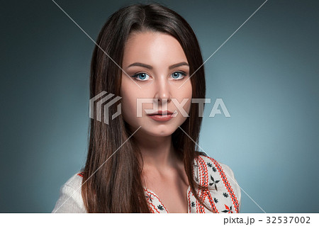 The beautiful girl in National Ukrainian Costume 32537002