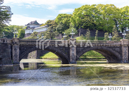 新緑と二重橋１ 32537733