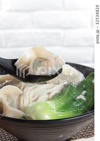 dumpling dumpling 32539820