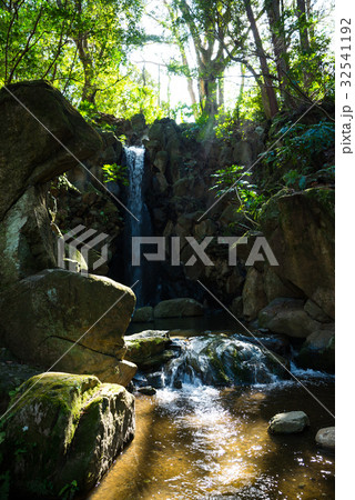 成田山公園 雄飛の滝 （千葉県成田市） 2017年2月現在 32541192
