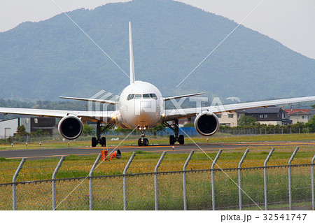 飛行機走行 飛行機走行 32541747
