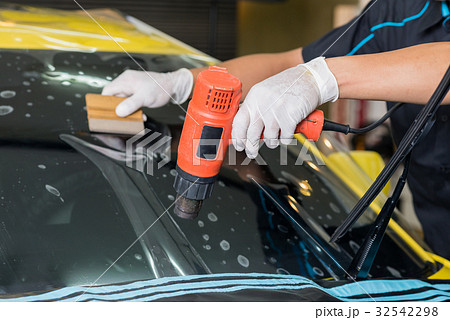 Windshield protection film installation series 32542298