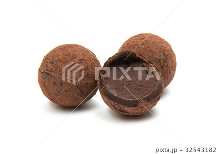 Brown chocolate truffle Brown chocolate truffle 32543182
