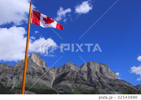 カナディアンロッキー、ザ・クロッシングの風景 32543990