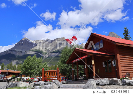 カナディアンロッキー、ザ・クロッシングの風景 32543992