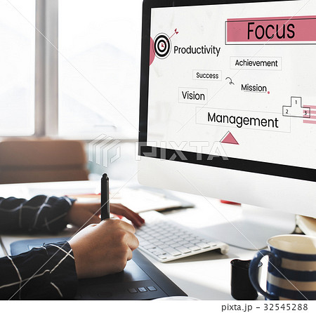 Business diagram on a laptop screen Business diagram on a laptop screen 32545288