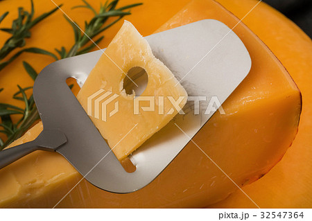 ゴーダチーズ　General Gouda cheese 32547364