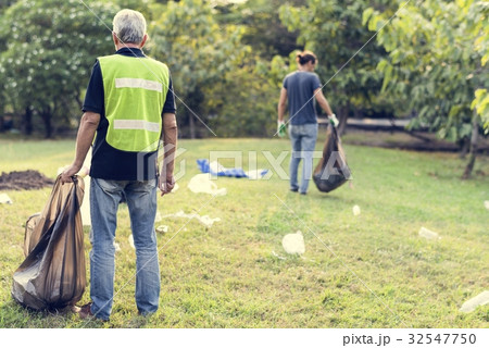 Group of diversity people volunteen charity project Group of diversity people volunteen charity project 32547750