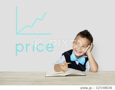 Business strategy is important to achieve a goals. 32548636