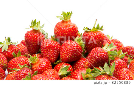 Fresh strawberry isolated 32550889