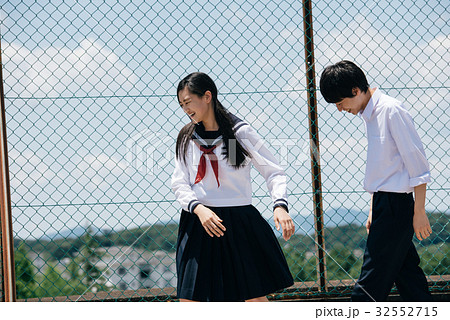 屋上にいる生徒 屋上にいる生徒 32552715