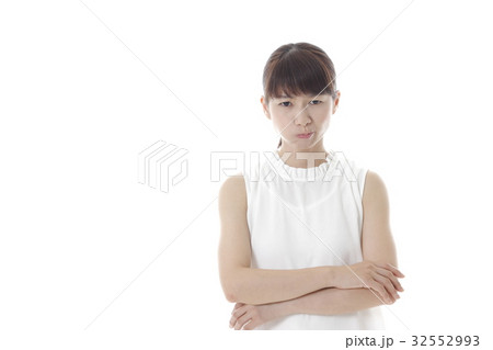 不満な表情の女性 不満な表情の女性 32552993