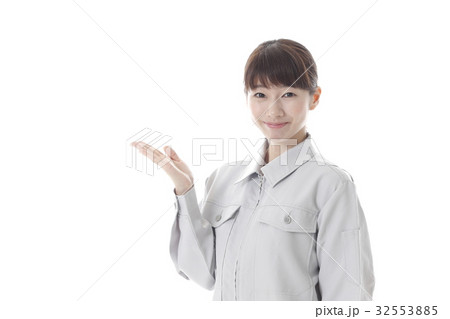作業着姿のビジネスウーマン 作業着姿のビジネスウーマン 32553885
