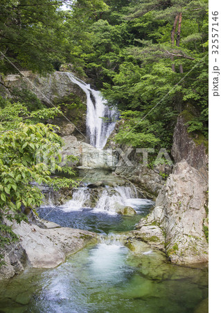 山形県_関山大滝_2017初夏 32557146