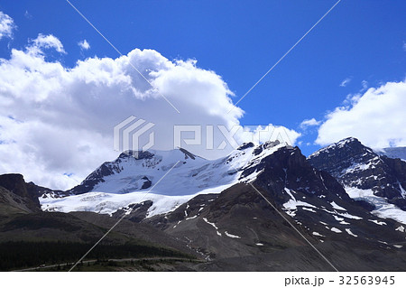 カナディアンロッキー、ジャスパー国立公園、コロンビアアイスフィールド 32563945