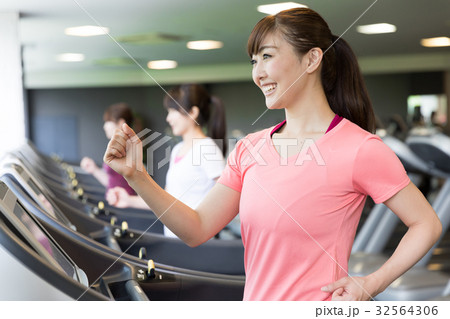 スポーツジム ランニングマシーン スポーツジム ランニングマシーン 32564306