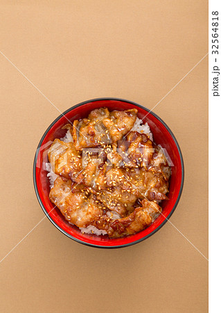 豚丼 32564818