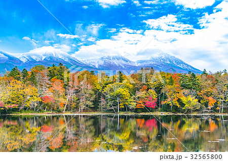 北海道 紅葉 知床五湖の写真素材