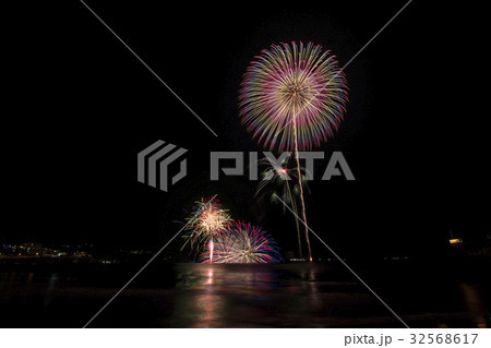 湯河原温泉海上花火大会 湯河原温泉海上花火大会 32568617