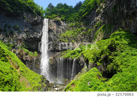 7月 日光16新緑の華厳の滝 7月 日光16新緑の華厳の滝 32570063