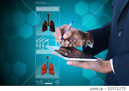 Human lungs on tablet computer Human lungs on tablet computer 32571273