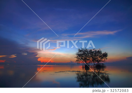 Sunrise at Southern sea Thailand. 32572083