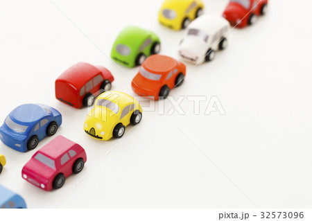 車 自動車 白バック 乗り物 乗用車 車 自動車 白バック 乗り物 乗用車 32573096