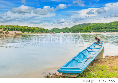 Rraft,the swamp,,motorboat,the mountain  beautiful 32573555