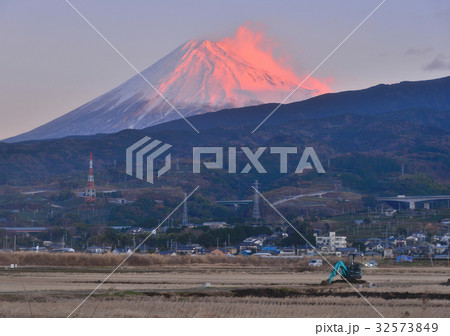 新東名と富士山-6991 32573849
