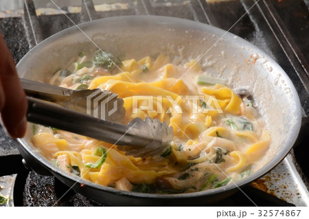 パスタ 32574867